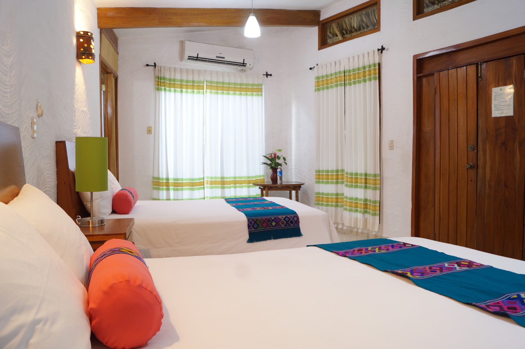 La Aldea del Halach Huinic